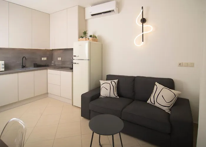 Spectacular Near Dance Hall/center *