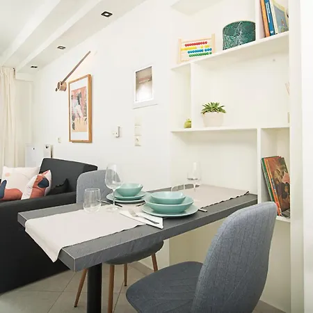 Daire Spectacular Near Dance Hall/center Kalamata