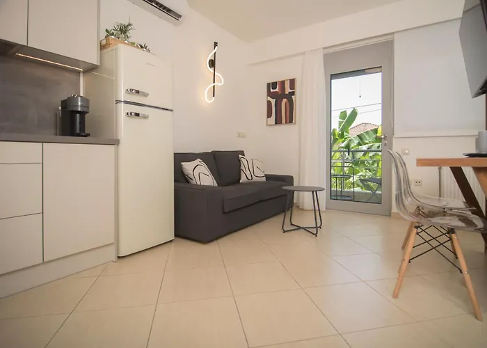 Daire Spectacular Near Dance Hall/center Kalamata
